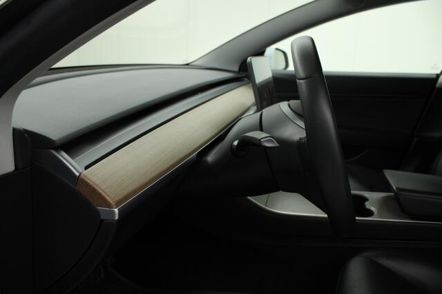 Tesla Model 3 Standard RWD Plus 60 kWh | Autopilot | Panoramadak | NL auto | Navigatie Fullmap