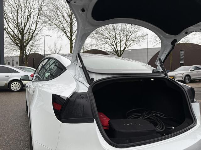 Tesla Model 3 Premium Long Range AWD 78 kWh ORGINELE AFN. TREKHAAK TESLA| AUTOPILOT| STOELVENTILATIE + VERWARMING| VOLLEDIGE TESLA GARANTIE T/M 01/2028 OF 80.000KM| DE HOOGVOLTACCU EN AANDRIJFLIJN TOT 2032 of 192.000KM |