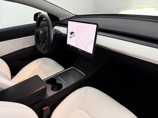 Tesla Model 3 Standard RWD Plus 60 kWh Autopilot, Panoramadak, 360 Camera, Wit leder, Elektrische achterklep, Dynamiek, Cruise control