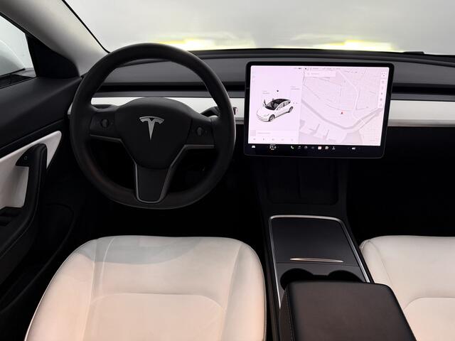 Tesla Model 3 Standard RWD Plus 60 kWh Autopilot, Panoramadak, 360 Camera, Wit leder, Elektrische achterklep, Dynamiek, Cruise control
