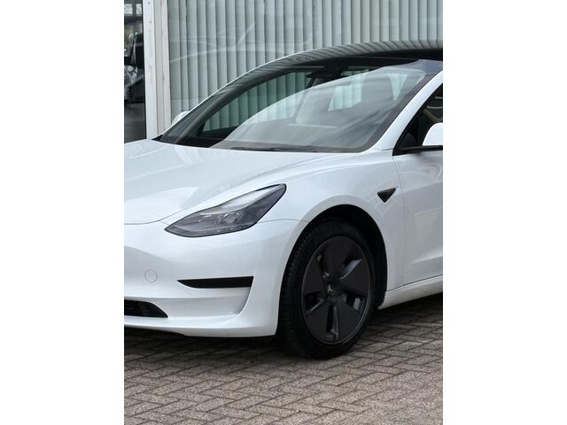 Tesla Model 3 Standard RWD Plus 60 kWh | NAP | Autopilot | Navigatie | Climate Control | Stoelverwarming | Inclusief Winterbanden set |