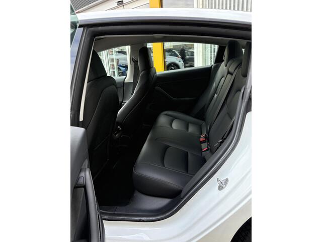 Tesla Model 3 Standard RWD Plus 60 kWh | NAP | Autopilot | Navigatie | Climate Control | Stoelverwarming | Inclusief Winterbanden set |