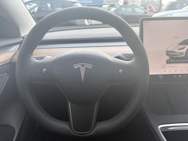 Tesla Model 3 Standard RWD Plus 60 kWh | NAP | Autopilot | Navigatie | Climate Control | Stoelverwarming | Inclusief Winterbanden set |