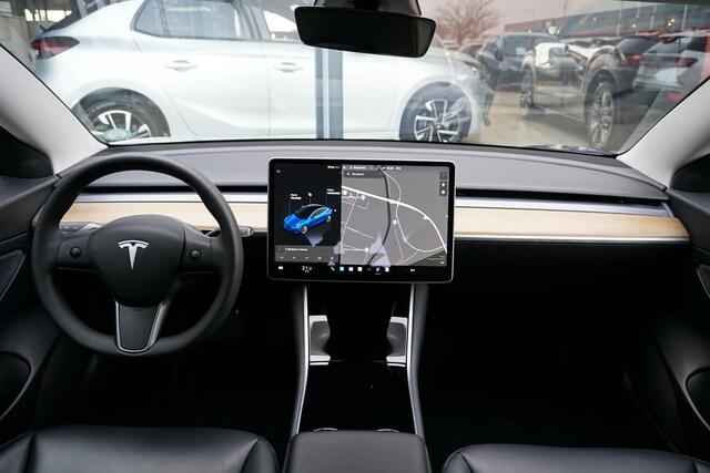 Tesla Model 3 Standard RWD Plus 60 kWh + AUTOPILOT / PREMIUM AUDIO / 19''