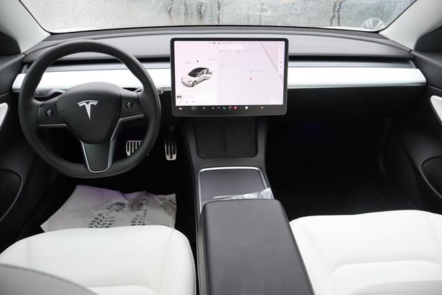 Tesla Model 3 Long Range AWD 75 kWh 92,9% SOH, Warmtepomp, Autopilot computer 3.0, Lichtmetalen wielen, Panoramadak