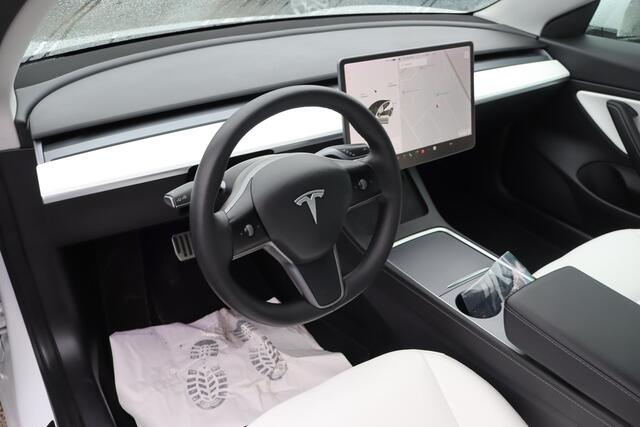 Tesla Model 3 Long Range AWD 75 kWh 92,9% SOH, Warmtepomp, Autopilot computer 3.0, Lichtmetalen wielen, Panoramadak