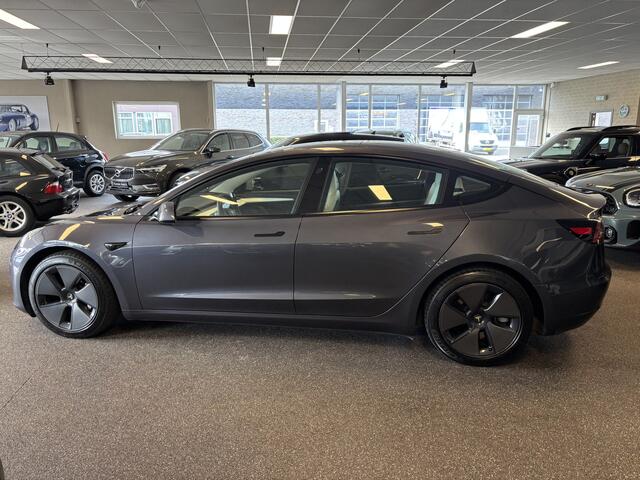 Tesla Model 3 Long Range AWD 75 kWh trekhaak, stuur en stoel verwarming, leder, navigatie, facelift, Autopilot,FSD computer3, premium sound, warmtepomp, stuur en stoel verwarming, SOH 93% Autopilot,