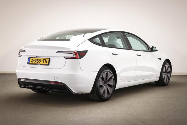 Tesla Model 3 RWD 60 kWh | STUURVERWARMING | STOELVENTILATIE | PANORAMADAK