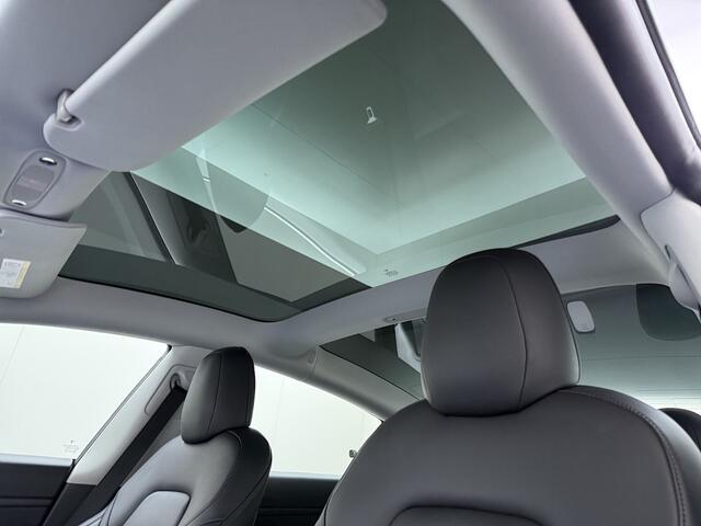 Tesla Model 3 SR+ 325PK AutoPilot Leer Pano-Dak Adaptive Cruise Lmv 18" Camera's Elektr.-Stuur+Stoelen+Spiegels+Geheugen+Easy-Entry+Verwarmde stoelen Park assistent Pdc WIFI Ecc Lane-Assist Speed-Assist Soh 85% Ecc Navi Led DAB Voorverwarmen interieur via App Keyless O