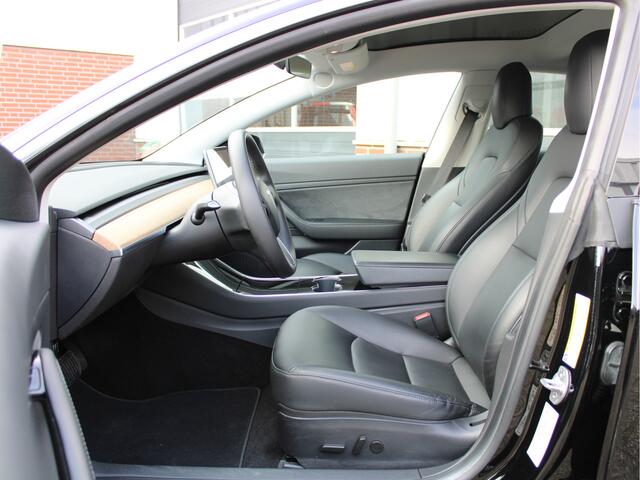 Tesla Model 3 Standard RWD Plus 60 kWh 1e Eig./Trekhaak/Autopilot/Panoramadak/NAVI/PDC/Leder/Adaptive Cruise/Stoelverwarming