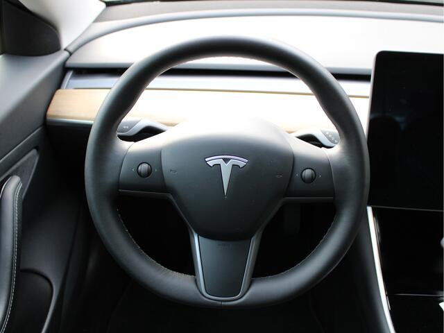 Tesla Model 3 Standard RWD Plus 60 kWh 1e Eig./Trekhaak/Autopilot/Panoramadak/NAVI/PDC/Leder/Adaptive Cruise/Stoelverwarming