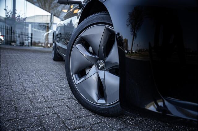 Tesla Model 3 Standard RWD Plus 60 kWh ** Autopilot ** Trekhaak