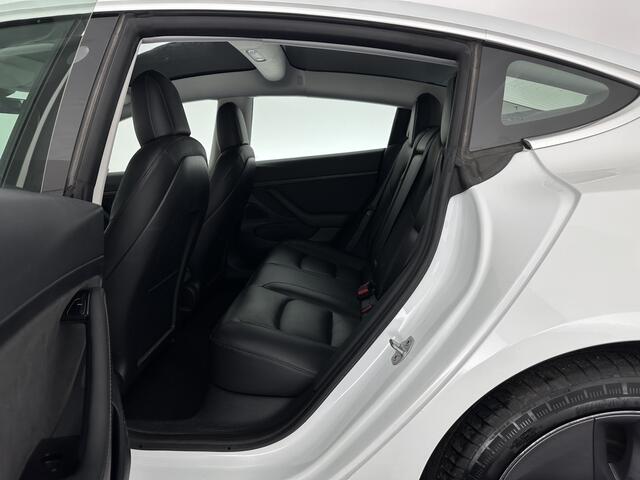 Tesla Model 3 Standard RWD Plus 60 kWh [ 3-Fase ] {SOH-97%} (INCL.BTW) Aut. *PANO | AUTO-PILOT | LEATHER | KEYLESS | FULL-LED | MEMORY-PACK | TOP-VIEW | DAB | CARPLAY | DIGI-COCKPIT | LANE-ASSIST | COMFORT-SEATS | 18"ALU*