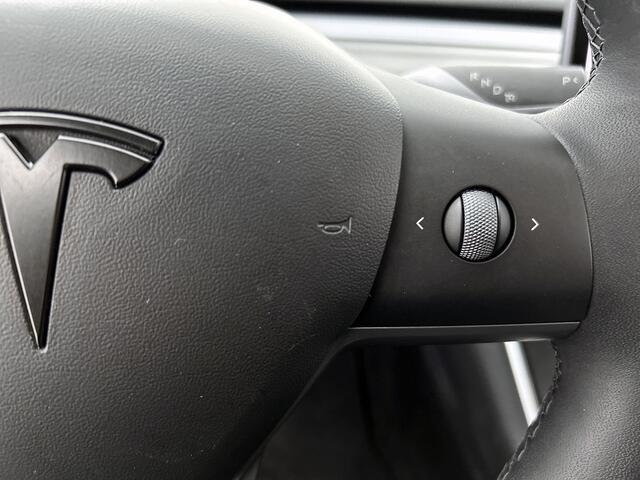 Tesla Model 3 Long Range AWD 75 kWh 19", Panorama, Leder