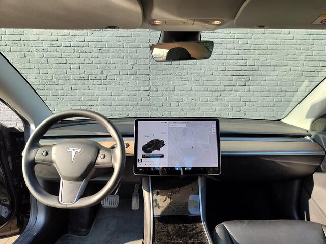 Tesla Model 3 SR+ 325PK AutoPilot Leer Pano-Dak Adaptive Cruise Camera's Elektr.-Stuur+Stoelen+Spiegels+Geheugen+Easy-Entry+Verwarmde stoelen Park assistent Pdc WIFI Ecc Lane-Assist Speed-Assist Ecc Navi Led DAB Voorverwarmen interieur via App Keyless One-Pedal-Drive S