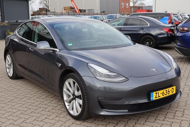 Tesla Model 3 Long Range AWD 75 kWh Lederen interieur, Trekhaak, 360 Camera, Moet nog gereinigd worden.