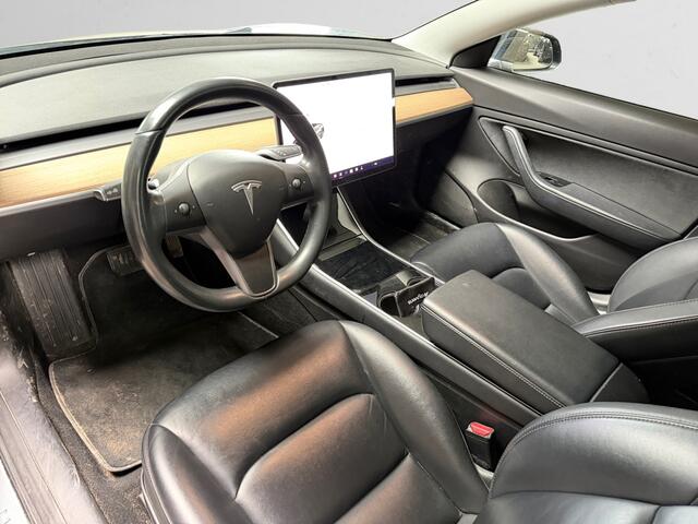 Tesla Model 3 Long Range AWD 75 kWh SOH 85%, Autopilot, Panoramadak, Stoelverwarming