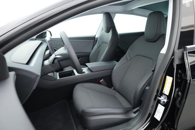 Tesla Model 3 Standard RWD 60 kWh | Pano | Camera | Stoelverw. | Navi | Elek. Stoelen | CarPlay |