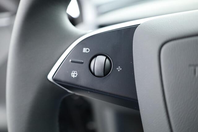 Tesla Model 3 Standard RWD 60 kWh | Pano | Camera | Stoelverw. | Navi | Elek. Stoelen | CarPlay |