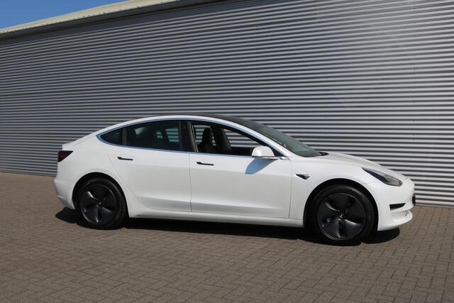 Tesla Model 3 Standard RWD Plus 60 kWh (149.569Km NAP Pano Navi Sportleder Autopilot Camera 18InchLMV)