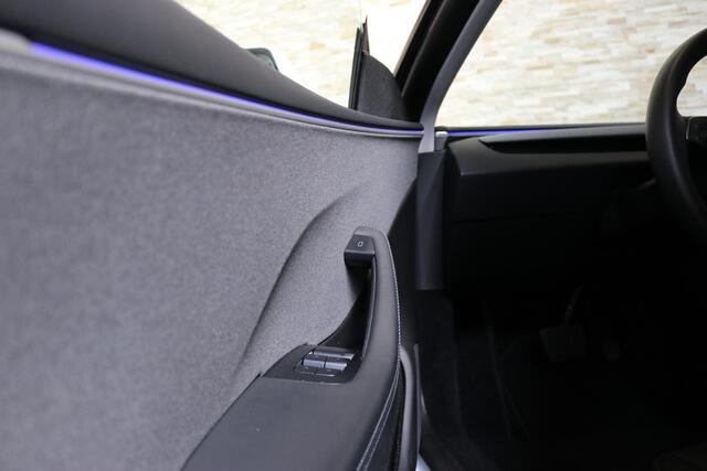 Tesla Model 3 RWD 60 kWh | RWD PREMIUM | AUTOPILOT | STOELVENTILATIE | STOELVERW. V + A | NL AUTO |