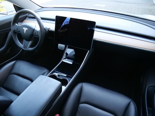 Tesla Model 3 Performance AWD 75 kWh 462 Pk Automaat Navigatie / Camera's / Leer / Pano-dak / 20 inch / SOH 90,5 %