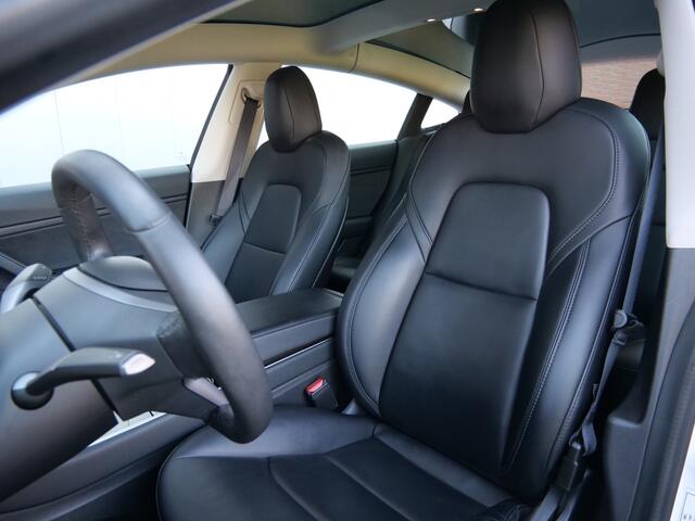 Tesla Model 3 Performance AWD 75 kWh 462 Pk Automaat Navigatie / Camera's / Leer / Pano-dak / 20 inch / SOH 90,5 %