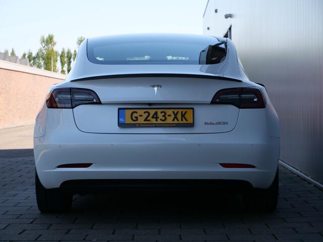 Tesla Model 3 Performance AWD 75 kWh 462 Pk Automaat Navigatie / Camera's / Leer / Pano-dak / 20 inch / SOH 90,5 %