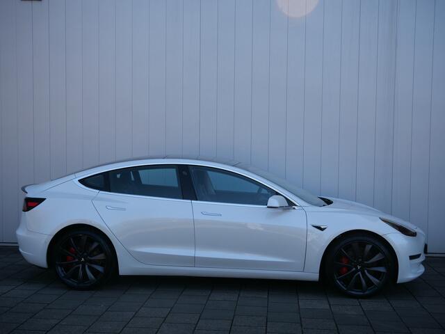 Tesla Model 3 Performance AWD 75 kWh 462 Pk Automaat Navigatie / Camera's / Leer / Pano-dak / 20 inch / SOH 90,5 %