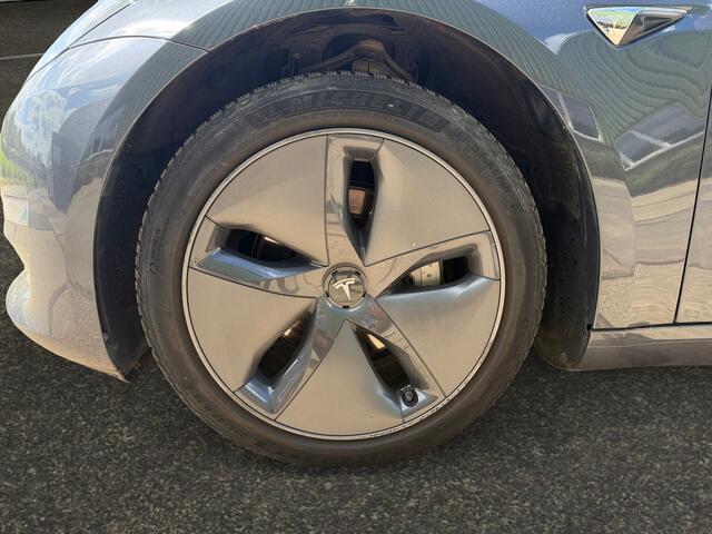 Tesla Model 3 Long Range AWD 75 kWh- SOH 90%, Trafic Aware Cruise, 2x Laadkabels, Wit Interieur, Privacy Glass