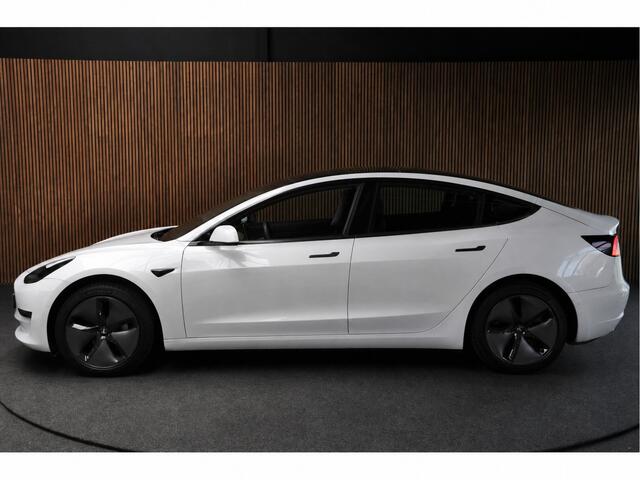 Tesla Model 3 RWD Plus 60 kWh SOH: 95.0% Panodak Full Self 3 Leer 360° ACC Climate Stuur- & Stoelverwarming voor & achter LM velgen PDC Elektr. achterklep Elektr. verst. stuurwiel Elektr. verstelb. stoelen Metallic lak 1e Eigenaar BTW auto