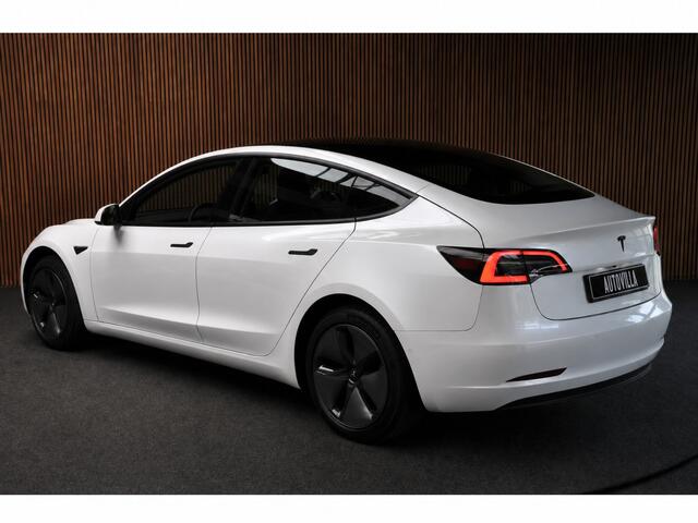 Tesla Model 3 RWD Plus 60 kWh SOH: 95.0% Panodak Full Self 3 Leer 360° ACC Climate Stuur- & Stoelverwarming voor & achter LM velgen PDC Elektr. achterklep Elektr. verst. stuurwiel Elektr. verstelb. stoelen Metallic lak 1e Eigenaar BTW auto