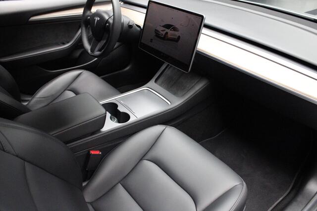 Tesla Model 3 RWD Plus 60 kWh SOH: 95.0% Panodak Full Self 3 Leer 360° ACC Climate Stuur- & Stoelverwarming voor & achter LM velgen PDC Elektr. achterklep Elektr. verst. stuurwiel Elektr. verstelb. stoelen Metallic lak 1e Eigenaar BTW auto