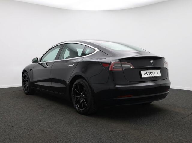 Tesla Model 3 Standerd RWD Plus 60 kWh Autopilot l Pano | Leder | Stoelverwarm