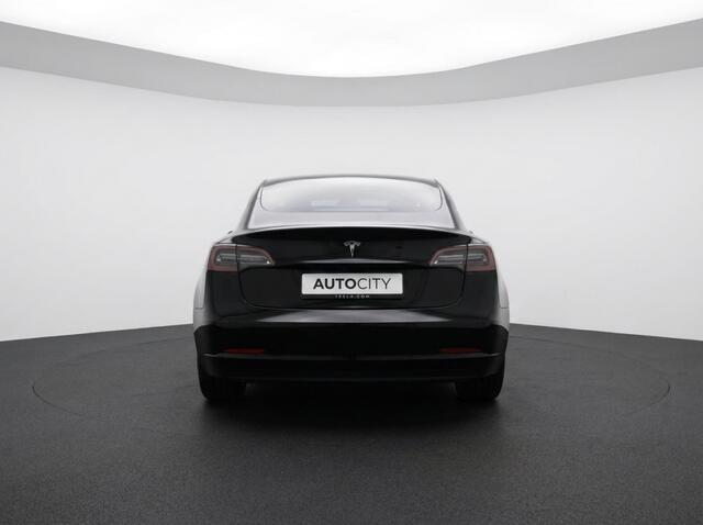 Tesla Model 3 Standerd RWD Plus 60 kWh Autopilot l Pano | Leder | Stoelverwarm