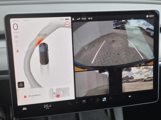 Tesla Model 3 Performance AWD 75 kWh / CCS snelladen / Stuur- Stoel & Achterbank verwarming / Panoramadak / Rondomzicht camera / Draadloze telefoon lader / Elektrische achterklep / Voorruit verwarming / Apple Carplay Android Auto / Lichtmetalen wielen 20" /