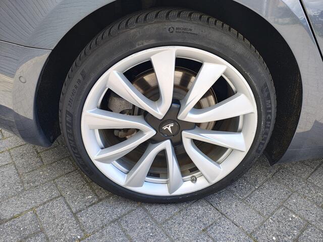 Tesla Model 3 Long Range AWD 75kWh 19"Lmv Autopilot Panoramadak Navi Ecc Camera's Adap.Cruise Leder Keyless Elek.Stoelen+Memory+Verwarmd Audiosysteem premium 4WD Spraakbediening Origineel Nederlandse Auto