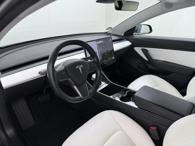 Tesla Model 3 Long Range AWD 75kWh 463PK Full Self Driving Ivoor Interieur All-Season banden Privacy Glas Premium Audio Panoramadak Navi Camera's Ecc Adap.Cruise Lmv Leder Memory Elek.Stoelen Achterbank+Stoelverwarming Keyless Wifi Origineel Nederlandse Particuliere Au