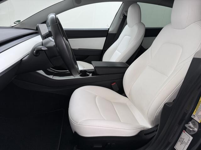 Tesla Model 3 Long Range AWD 75kWh 463PK Full Self Driving Ivoor Interieur All-Season banden Privacy Glas Premium Audio Panoramadak Navi Camera's Ecc Adap.Cruise Lmv Leder Memory Elek.Stoelen Achterbank+Stoelverwarming Keyless Wifi Origineel Nederlandse Particuliere Au