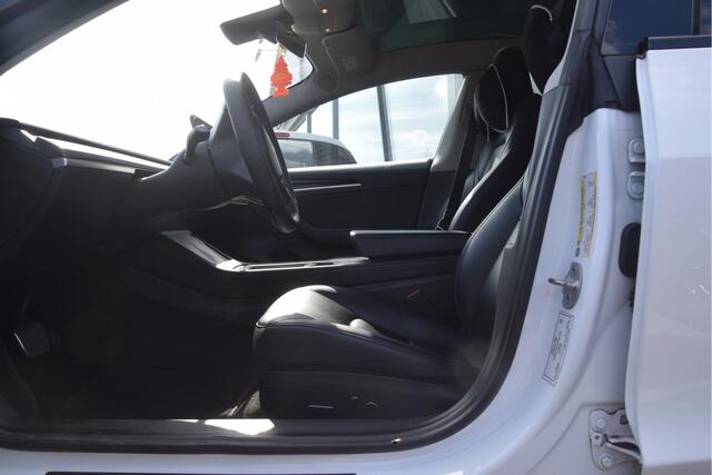 Tesla Model 3 Standard RWD Plus 60 kWh Leer | Autopilot | Camera | Trekhaak | Pano | 18 inch | Keyless