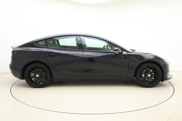 Tesla Model 3 Standard RWD Plus 60 kWh | Trekhaak | Panoramadak | SOH 88,4% | Elektrische best.stoel | Lichtmetalen velgen | Lederenkleding