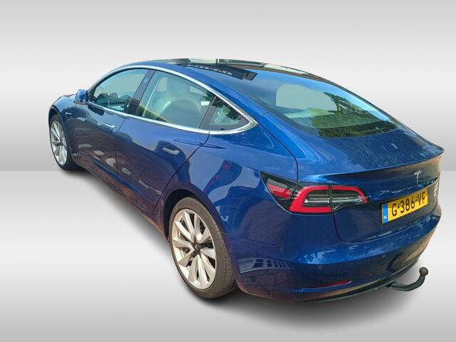Tesla Model 3 Standard RWD Plus 60 kWh / SoH 87,5% / Trekhaak / Autopilot / Panoramadak / Camera / Premium Audio / 19'' / Leder