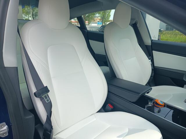 Tesla Model 3 Standard RWD Plus 60 kWh / SoH 87,5% / Trekhaak / Autopilot / Panoramadak / Camera / Premium Audio / 19'' / Leder