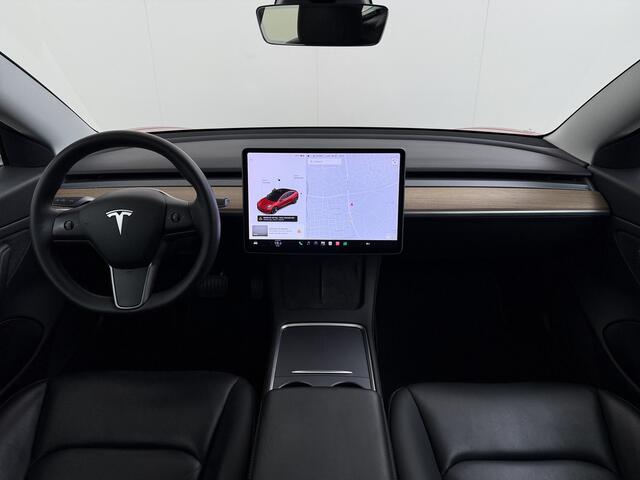 Tesla Model 3 Long Range AWD 75kWh Facelift Warmtepomp Elek.Achterklep Draadloze Tel.lader Leder Panoramadak Adap.Cruise Camera's Navi Ecc Stoel+Achterbankverwarming Intel Atom® Lmv Lane Assist Dodehoekwaarschuwing Keyless Elek.Stoelen+Memory Google®-Maps Fabrieksgaran