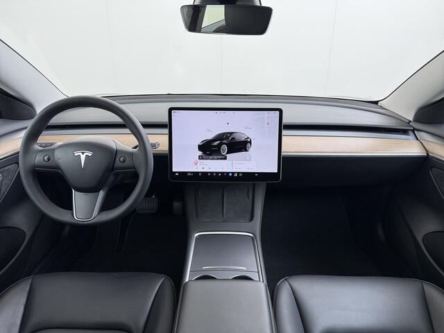 Tesla Model 3 Standard RWD Plus 60kWh Warmtepomp LFP-Accu SOH 93% AMD Ryzen(TM) Stuur+Stoelverwarming Navi Camera's Leder Adap.Cruise Elek.Achterklep Premium Luidsprekers Lmv 19" Led Panoramadak Google Maps® Elek.Stoelen+Memory 1e Eigenaar Origineel Nederlandse Auto