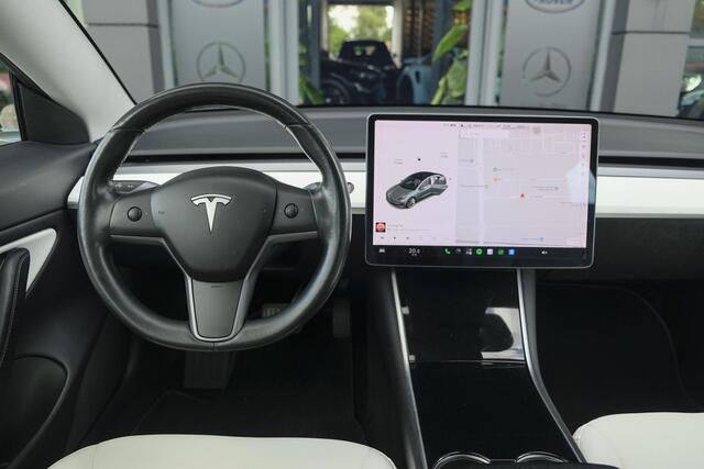 Tesla Model 3 Long Range 351pk AWD 75 kWh *BTW* Panoramadak 19" LMV Sport Autopilot