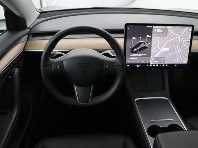 Tesla Model 3 Long Range AWD 75 kWh | SOH 88,8% | Panoramadak | Leder | Memory | Stuur/stoel verwarming | Achterbank verwarming | Adaptive cruise | Climate control
