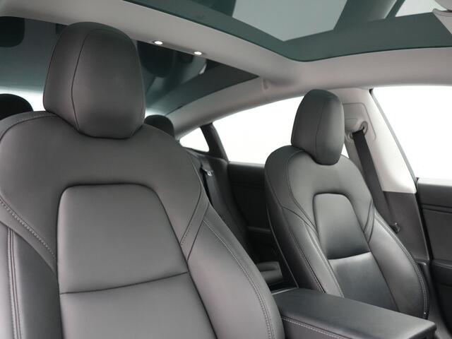 Tesla Model 3 Standard RWD Plus 60 kWh 325pk | Adaptive Cruise | Panodak | Self Driving | Camera | Keyless | Navigatie Via Google Maps | Spotify | DAB | 19"L.M |