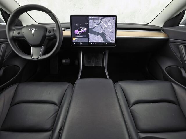 Tesla Model 3 Standard RWD Plus 60 kWh 283Pk Automaat (PANORAMADAK, AUTOPILOT, SOH 85,7%, LEDER, CAMERA, MEMORY SEATS, NAVIGATIE, NIEUWSTAAT)