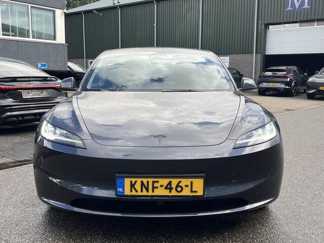 Tesla Model 3 Premium Long Range AWD 78 kWh VAN: 50.900,- VOOR: 47.440,- UW HERFSTVOORDEEL: 3.460,-| 8.000KM!| TESLA GARANTIE T/M 6-2030 OF 80.000KM! ACCU + AANDRIJFLIJN T/M 2034 OF 192.000KM!|